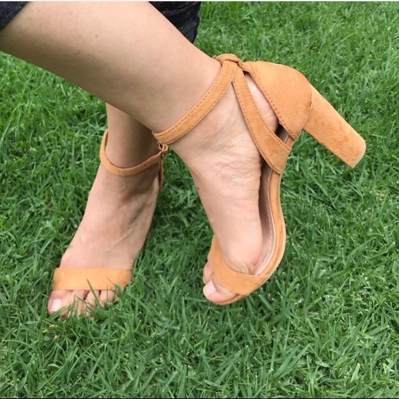 New chunky heel - Picture 5 of 9